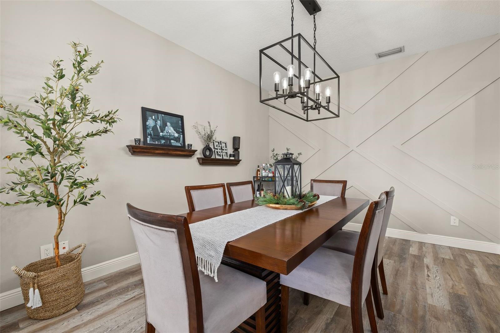 ALOMA WOODS PH 5 - Residential