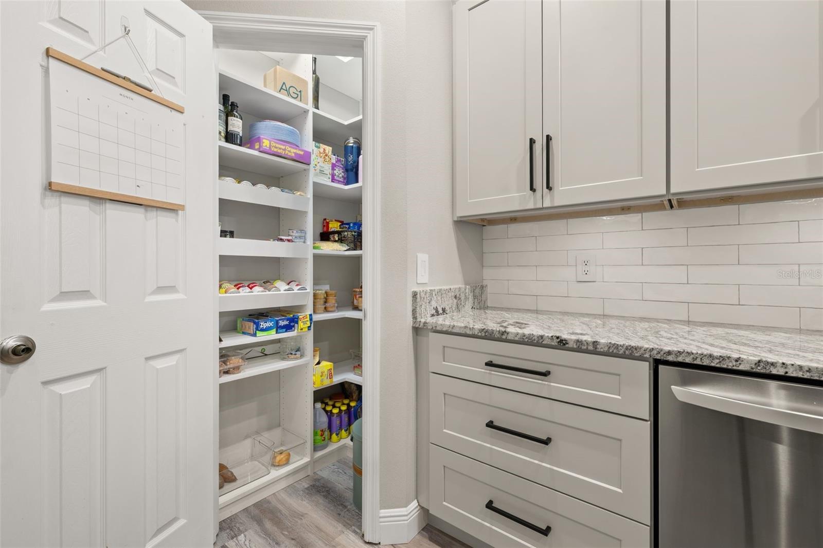 ALOMA WOODS PH 5 - Residential
