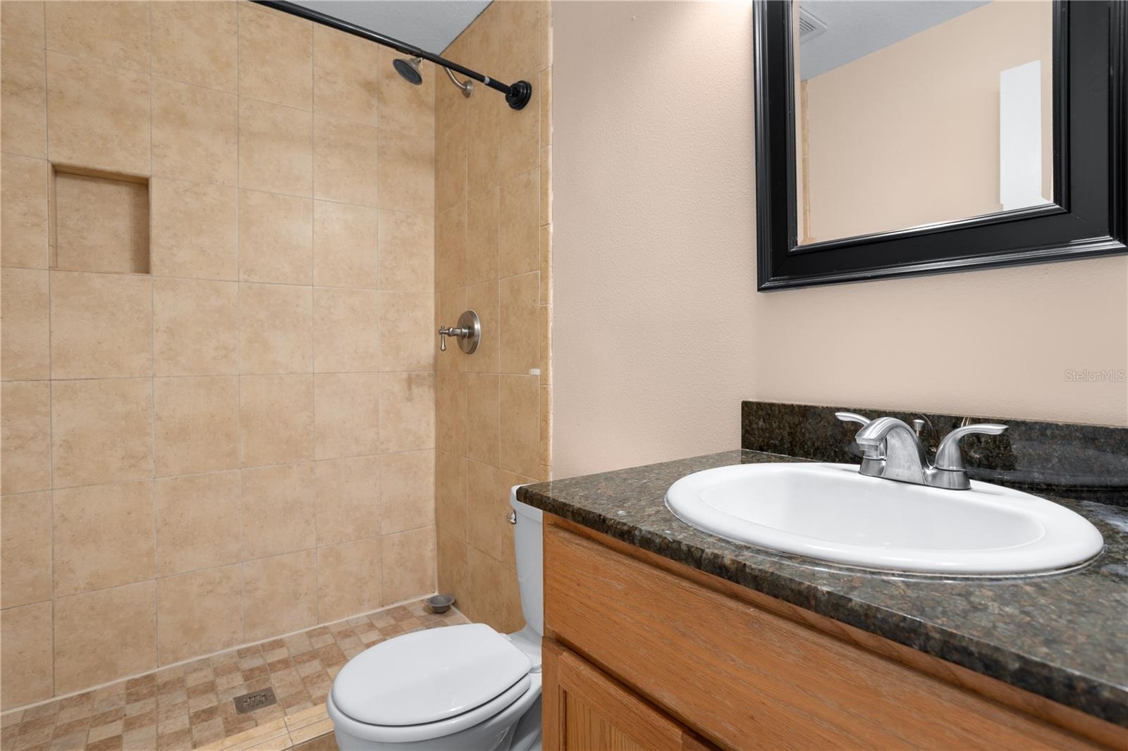 HIDDEN OAKS CONDO PH 04 - Residential