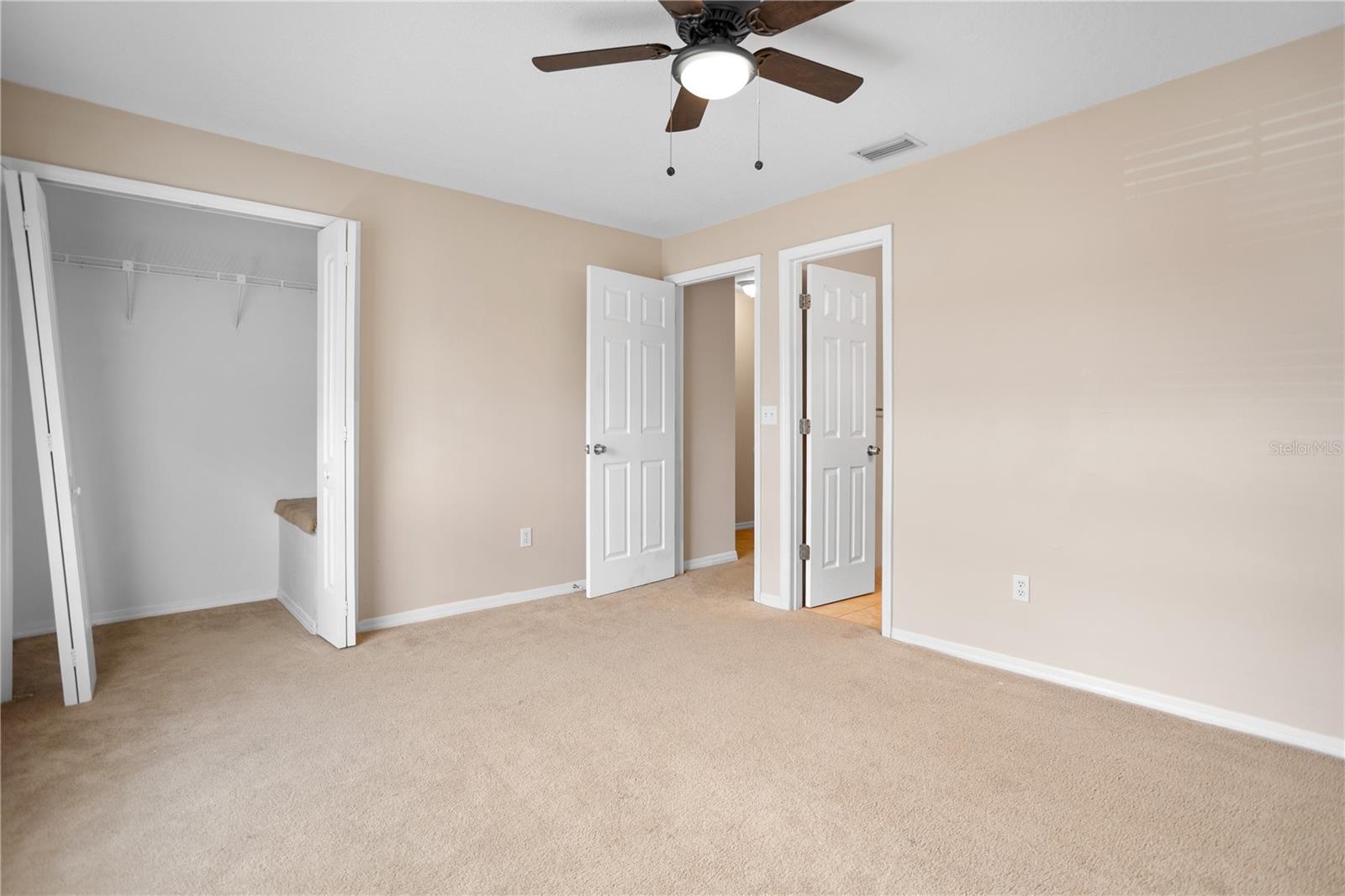 HIDDEN OAKS CONDO PH 04 - Residential