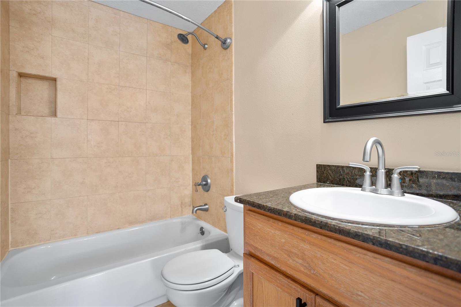 HIDDEN OAKS CONDO PH 04 - Residential