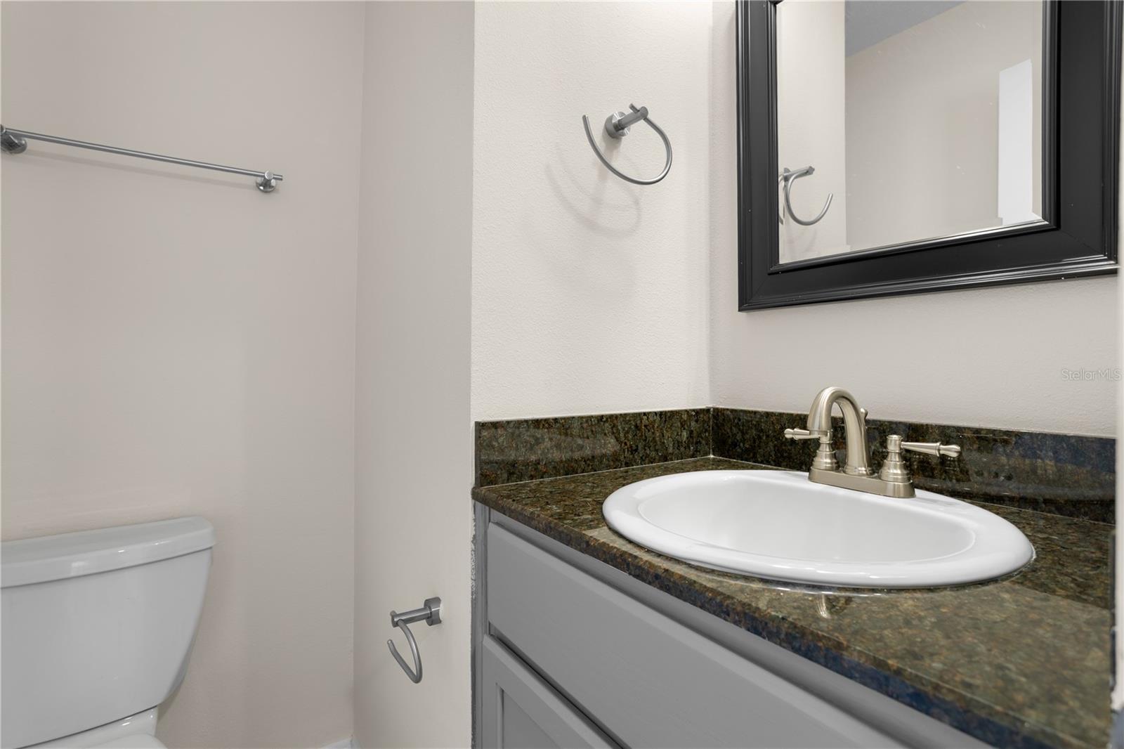 HIDDEN OAKS CONDO PH 04 - Residential