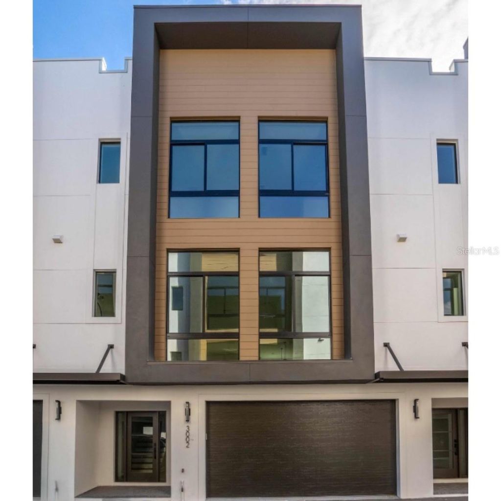 Photo of 3002 W Platt St #9, Tampa, FL 33609 (MLS # TB8453274)