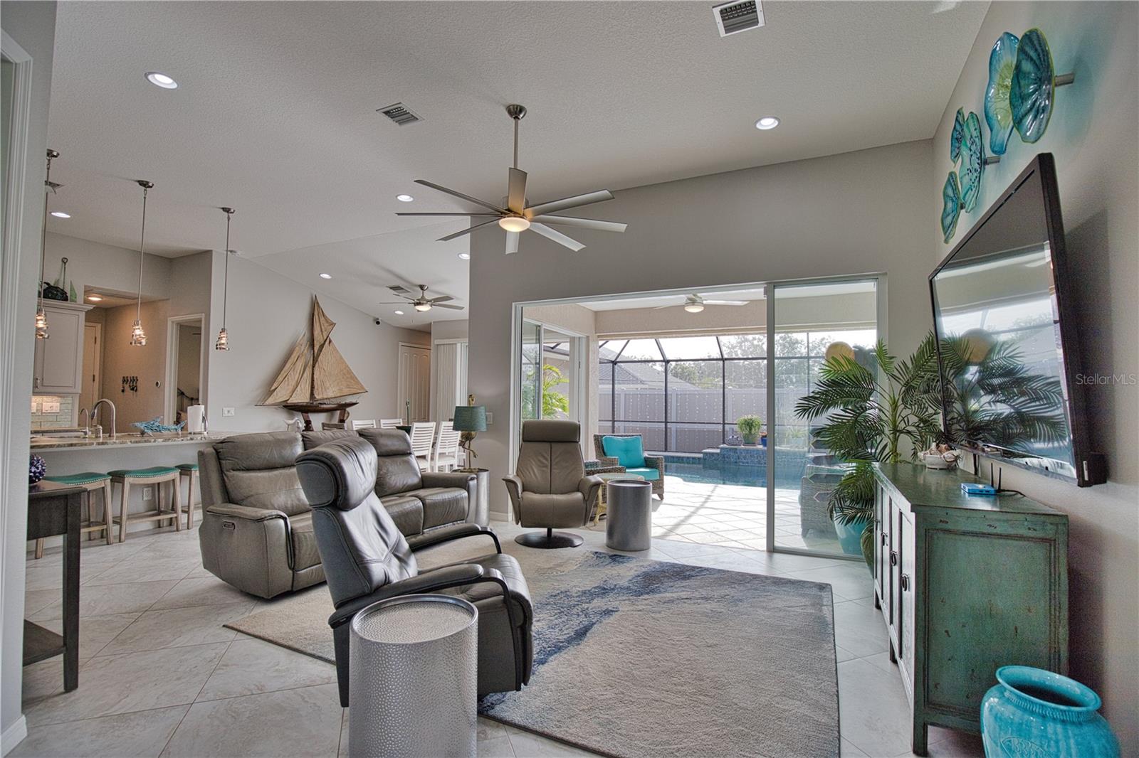 863 SOUTHLAND ROAD