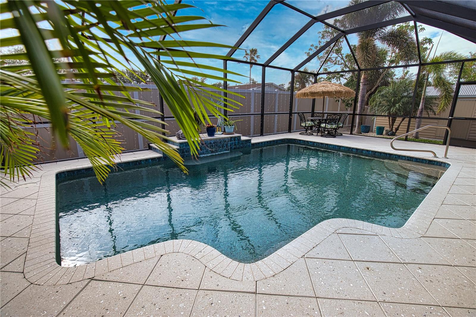 863 SOUTHLAND ROAD