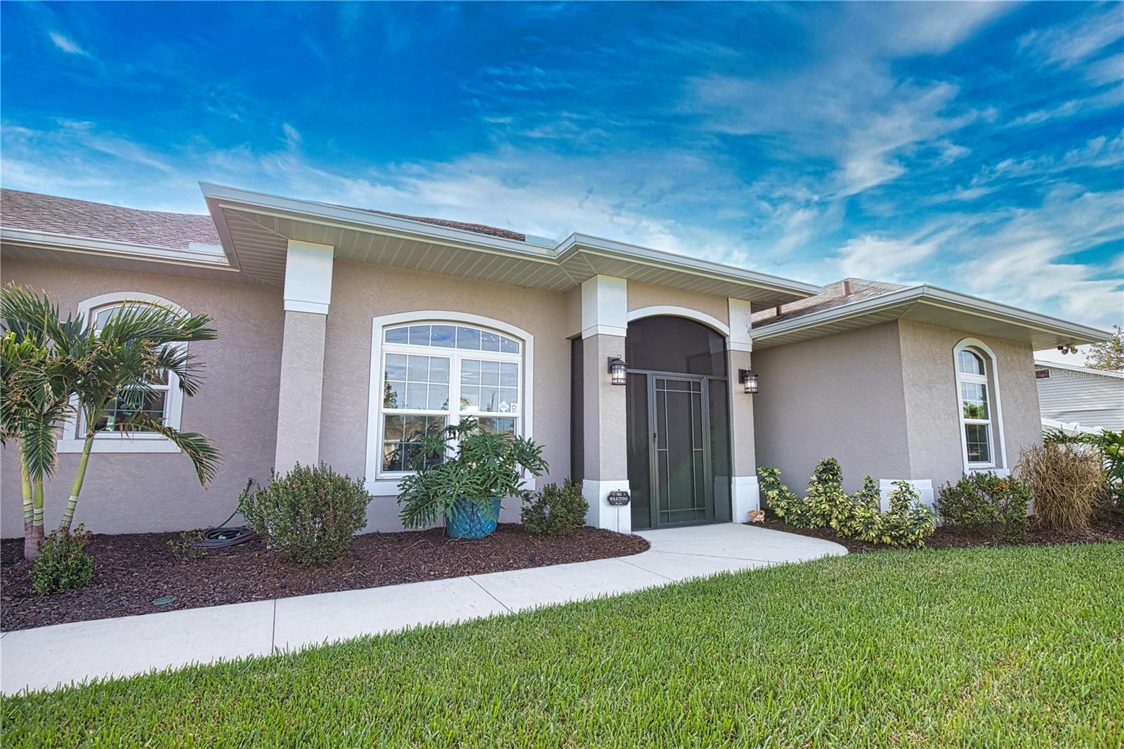 863 SOUTHLAND ROAD