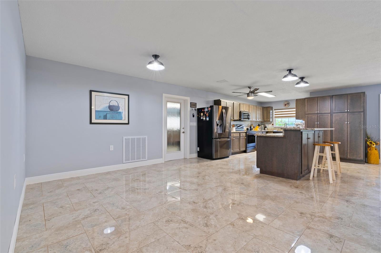 KELLYS UNREC SUB 33-18-17-4B00 - Residential