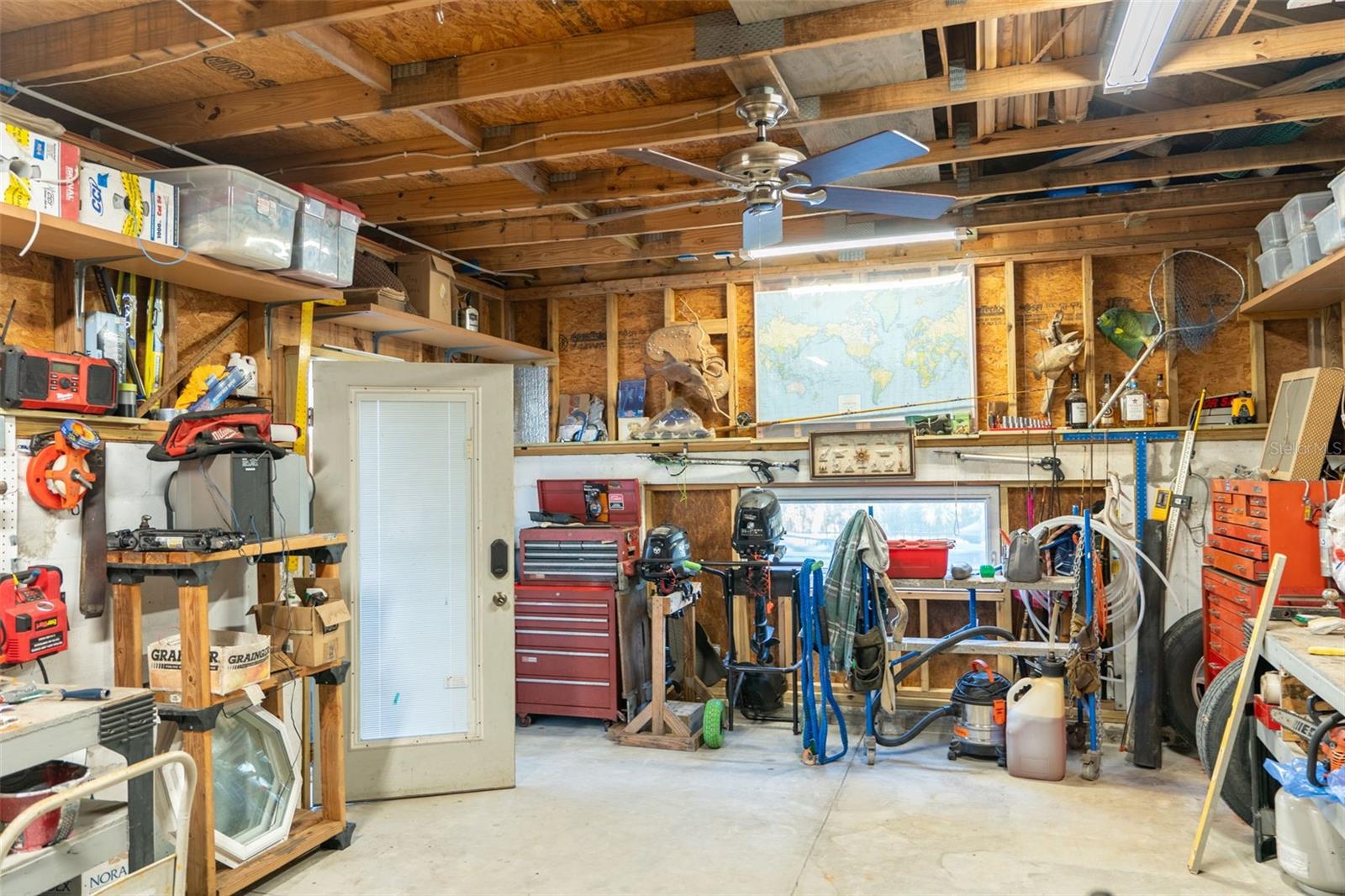 KELLYS UNREC SUB 33-18-17-4B00 - Residential