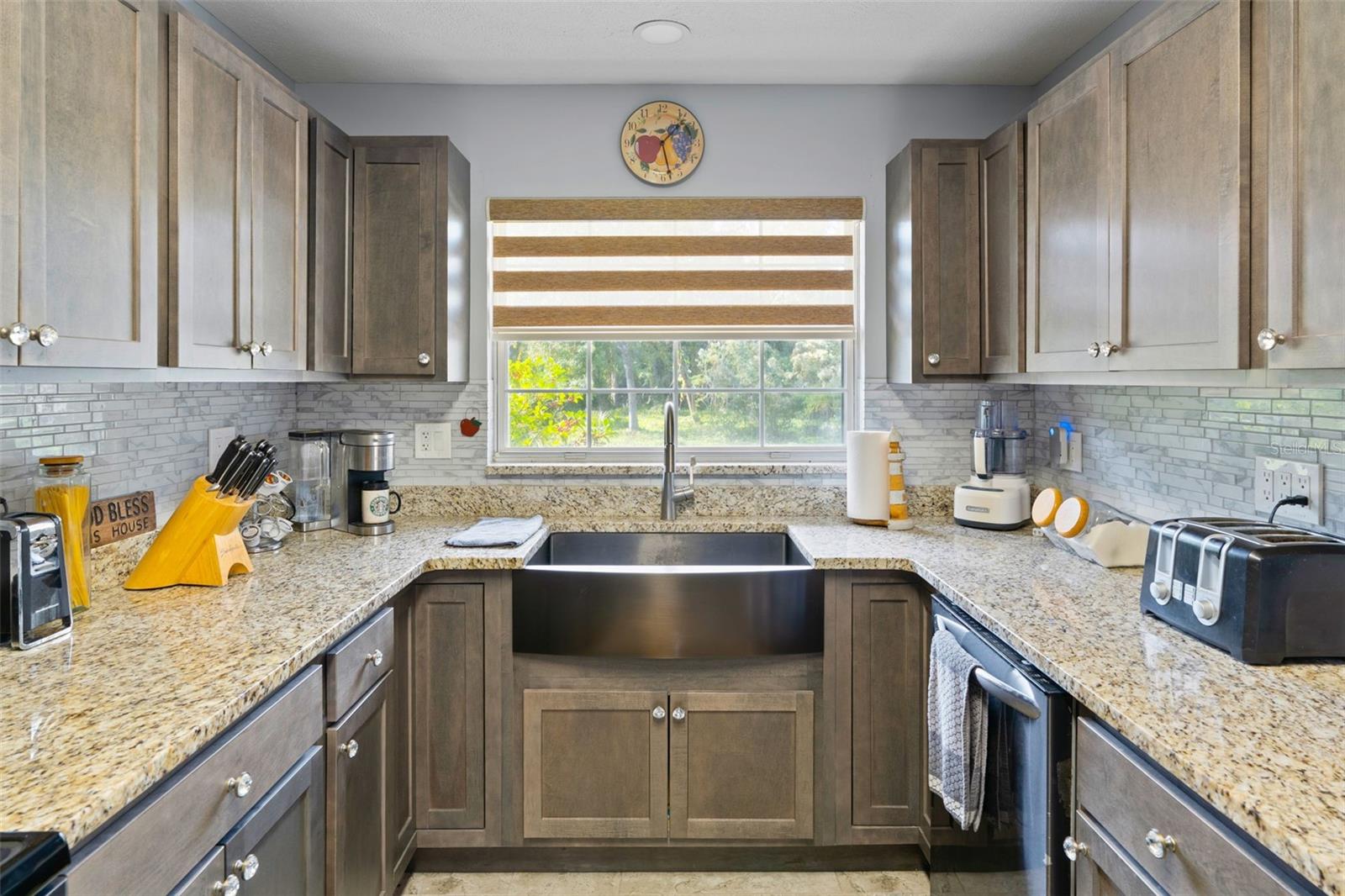 KELLYS UNREC SUB 33-18-17-4B00 - Residential