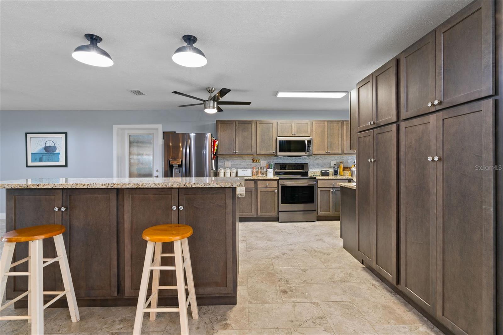 KELLYS UNREC SUB 33-18-17-4B00 - Residential