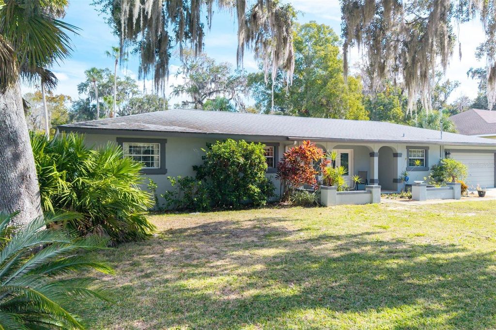 Photo of 965 N Appalachian Terrace, Crystal River, FL 34429 (MLS # OM713831)