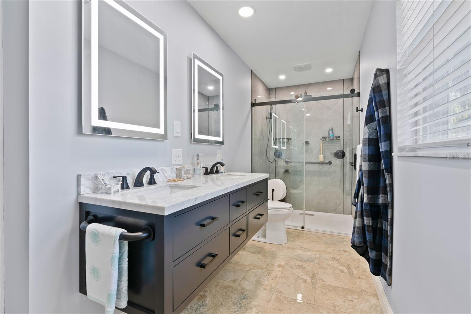 KELLYS UNREC SUB 33-18-17-4B00 - Residential