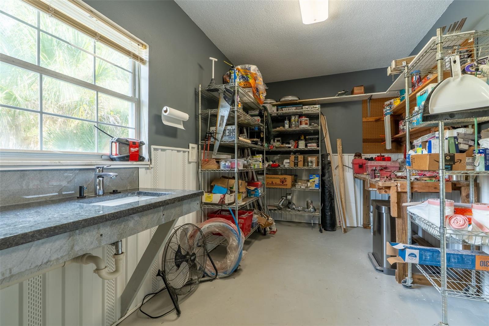 KELLYS UNREC SUB 33-18-17-4B00 - Residential