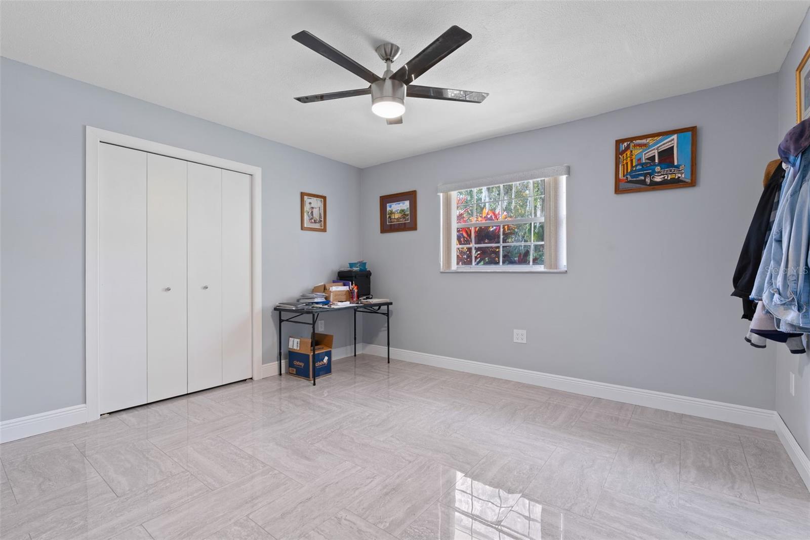 KELLYS UNREC SUB 33-18-17-4B00 - Residential