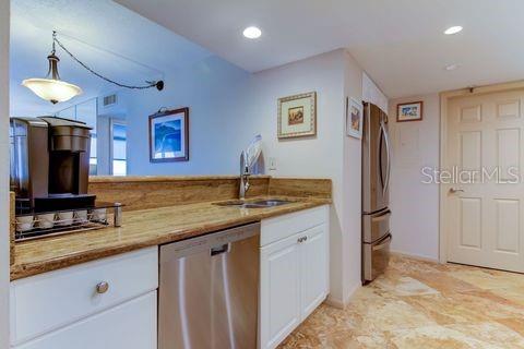 CASA DEL MAR CONDO IV - Residential