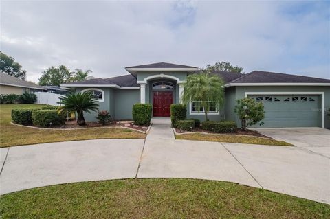 A home in LAKELAND