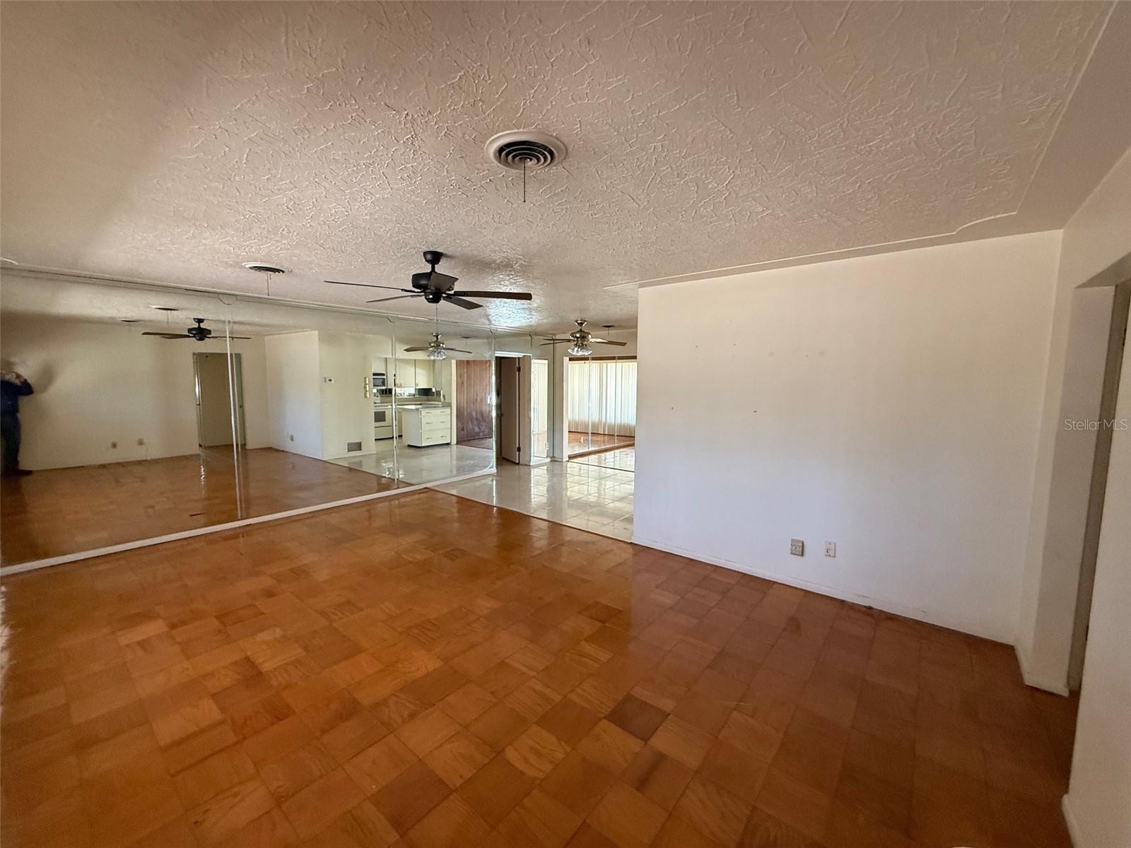 MARSHALL MANOR - Residential