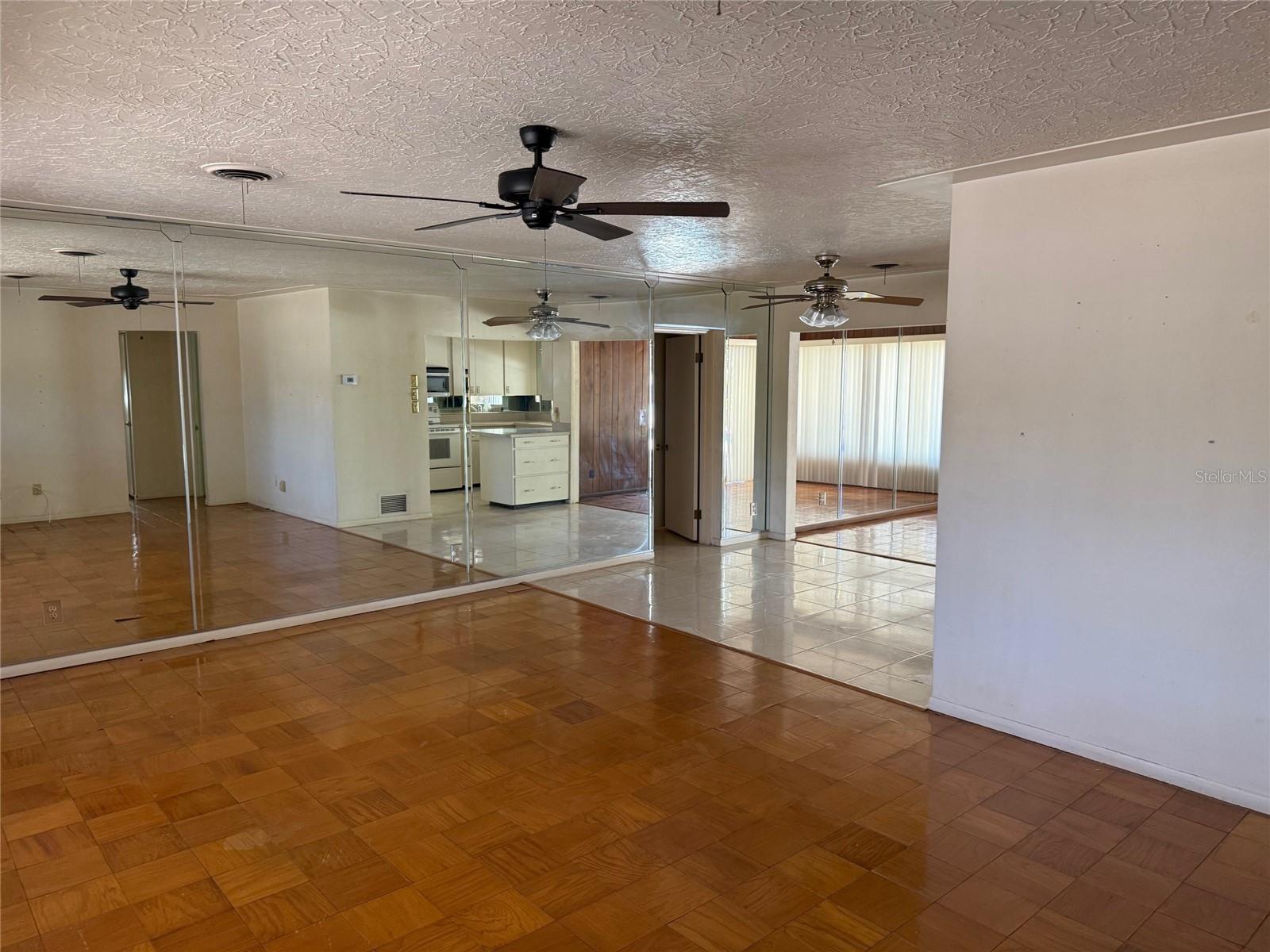 MARSHALL MANOR - Residential