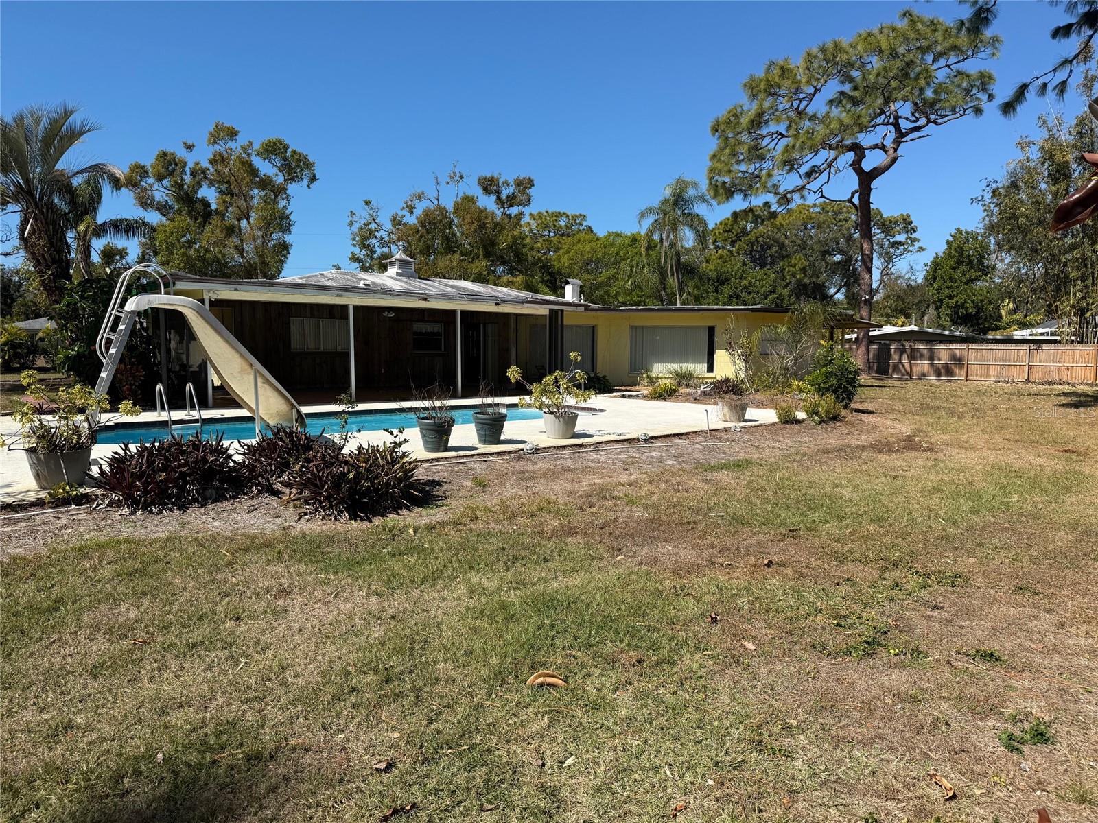 MARSHALL MANOR - Residential