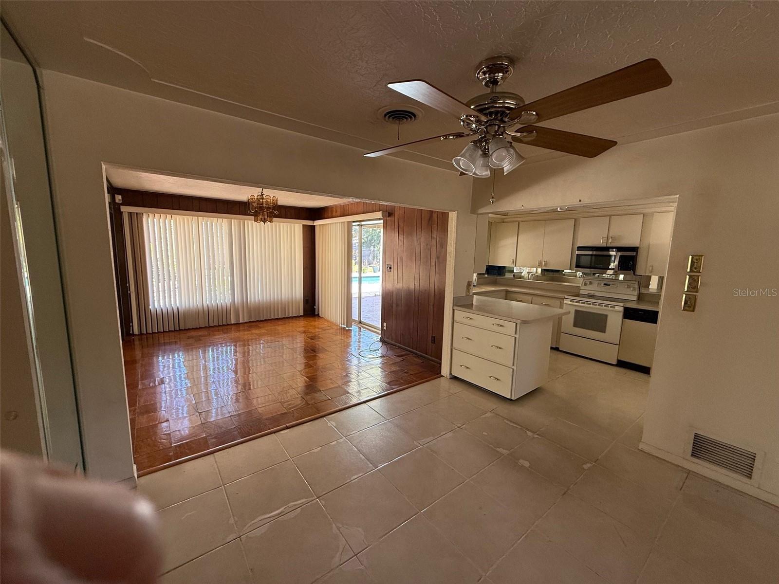 MARSHALL MANOR - Residential