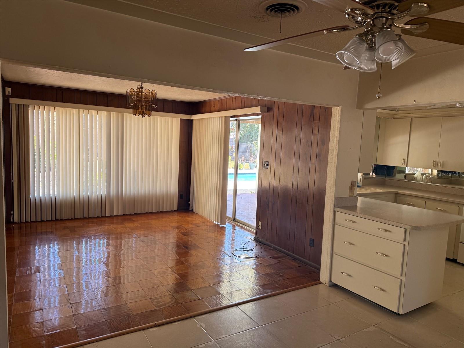 MARSHALL MANOR - Residential