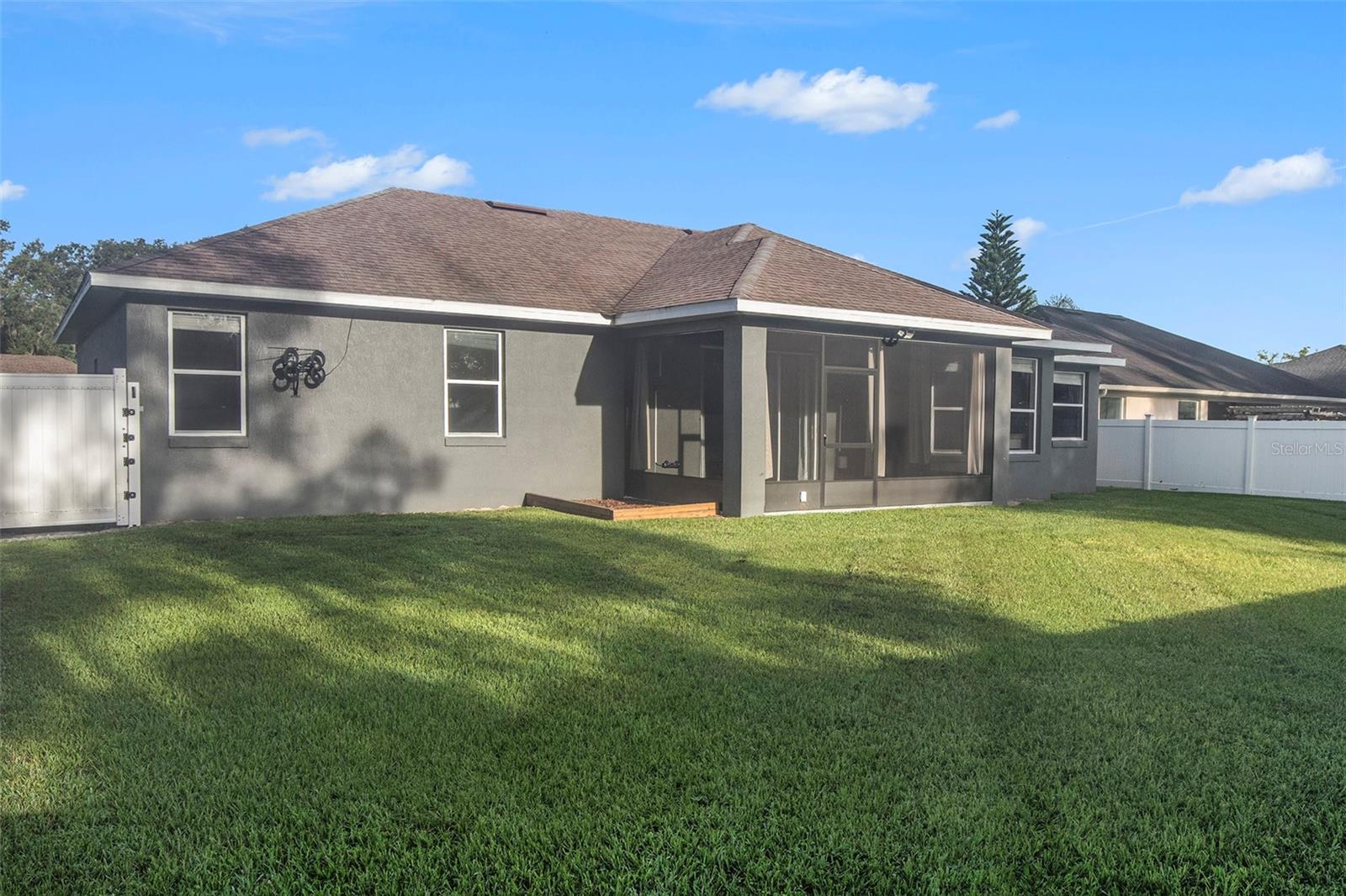 OXFORD MANOR - Residential