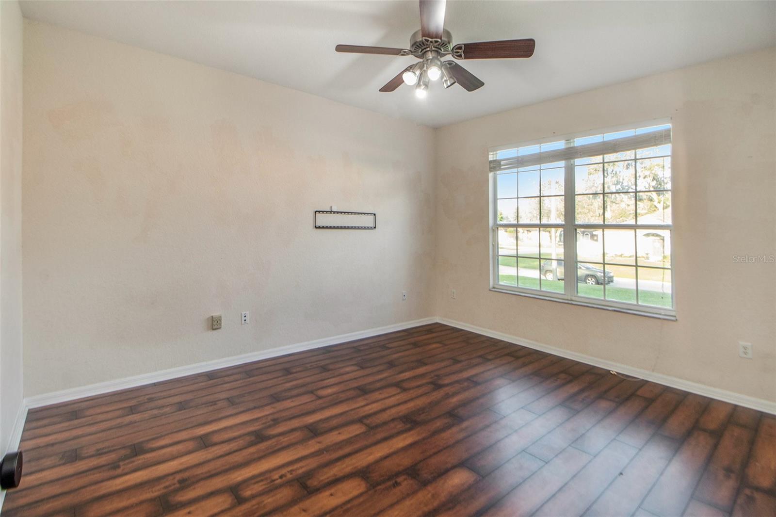 OXFORD MANOR - Residential