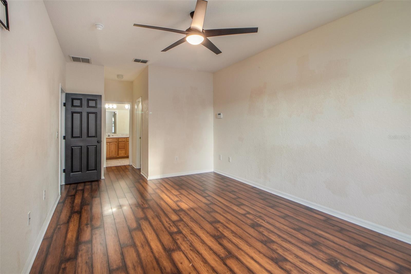 OXFORD MANOR - Residential