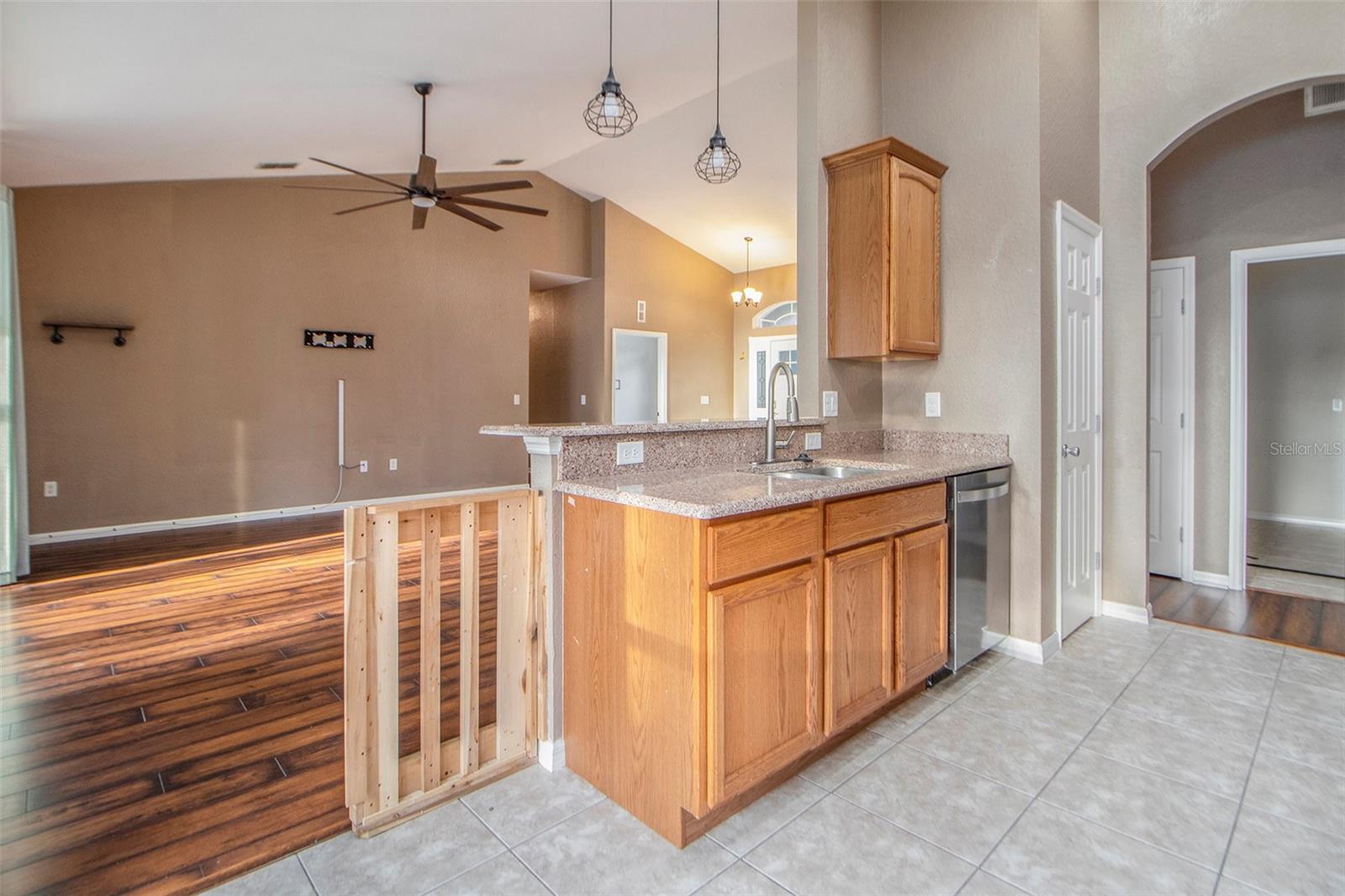 OXFORD MANOR - Residential