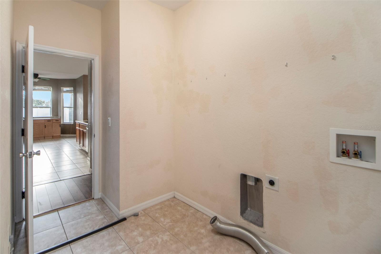 OXFORD MANOR - Residential