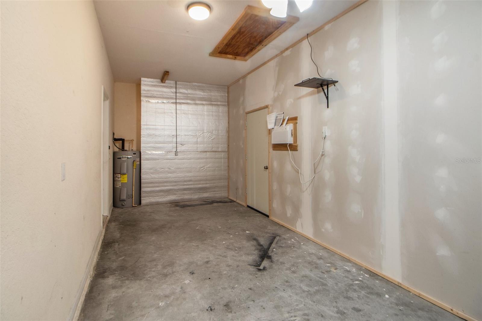 OXFORD MANOR - Residential