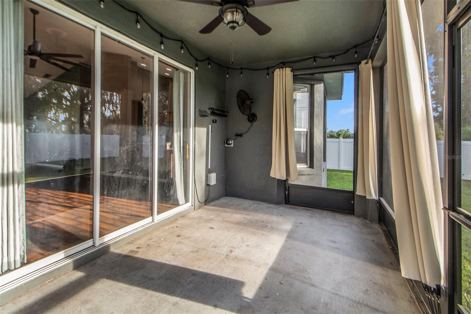 OXFORD MANOR - Residential