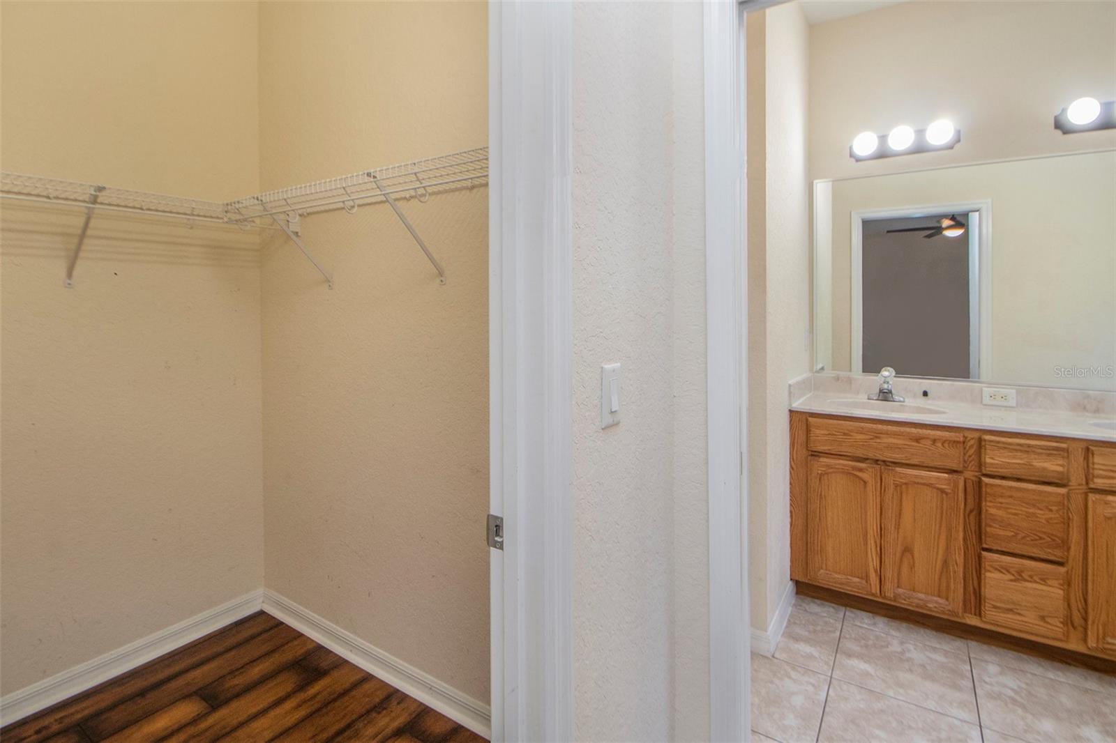 OXFORD MANOR - Residential