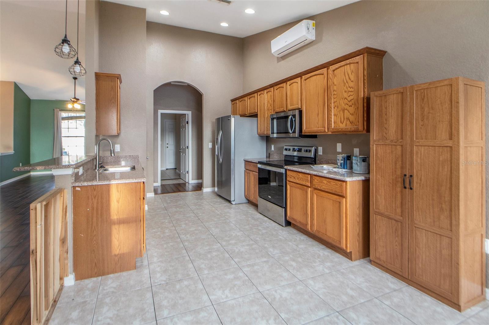 OXFORD MANOR - Residential