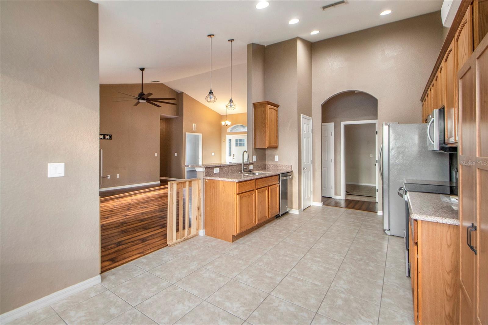 OXFORD MANOR - Residential