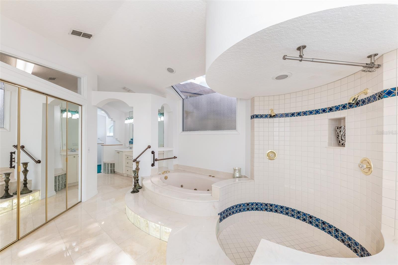 LAKE FOREST SEC TWO A - Residential