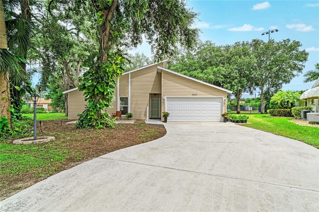 Photo of 4502 33rd Avenue W, Bradenton, FL 34209 (MLS # A4706973)