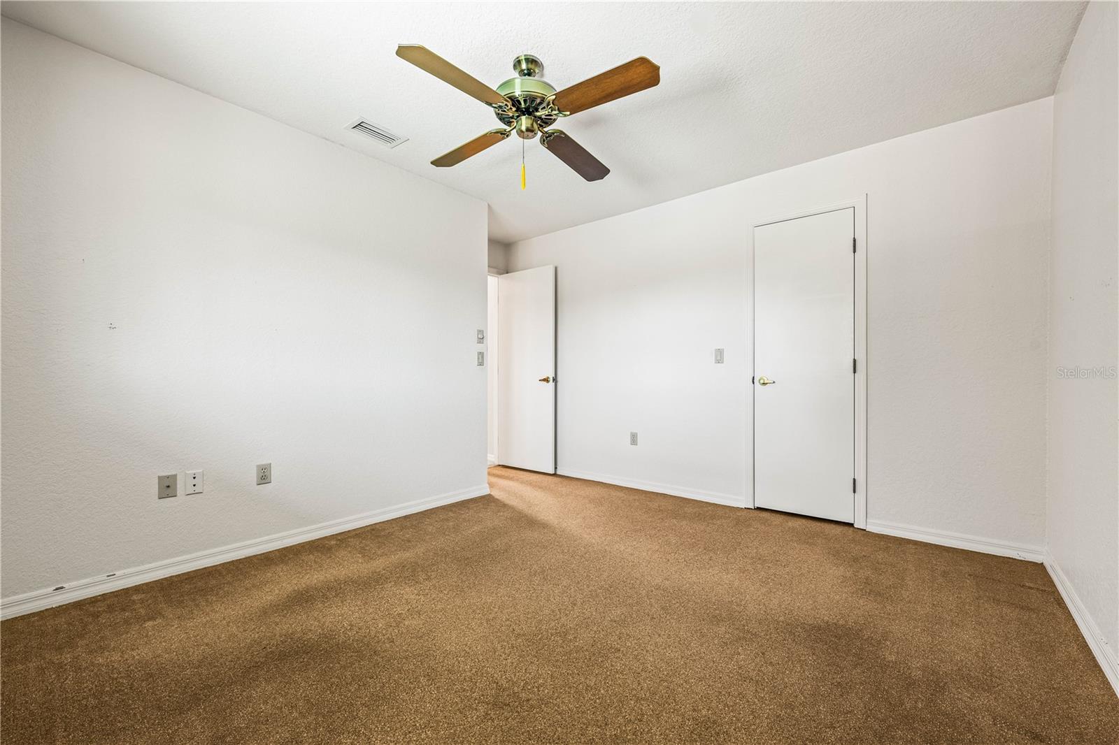 MEADOW RUN AT JACARANDA - Residential