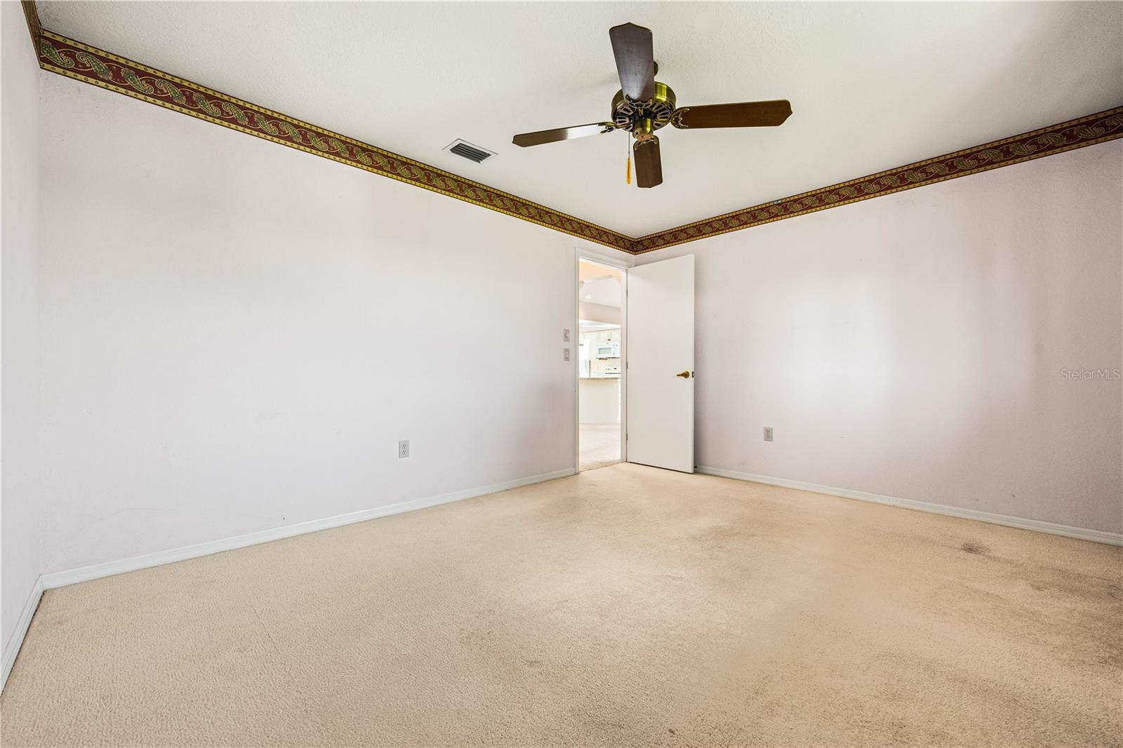 MEADOW RUN AT JACARANDA - Residential