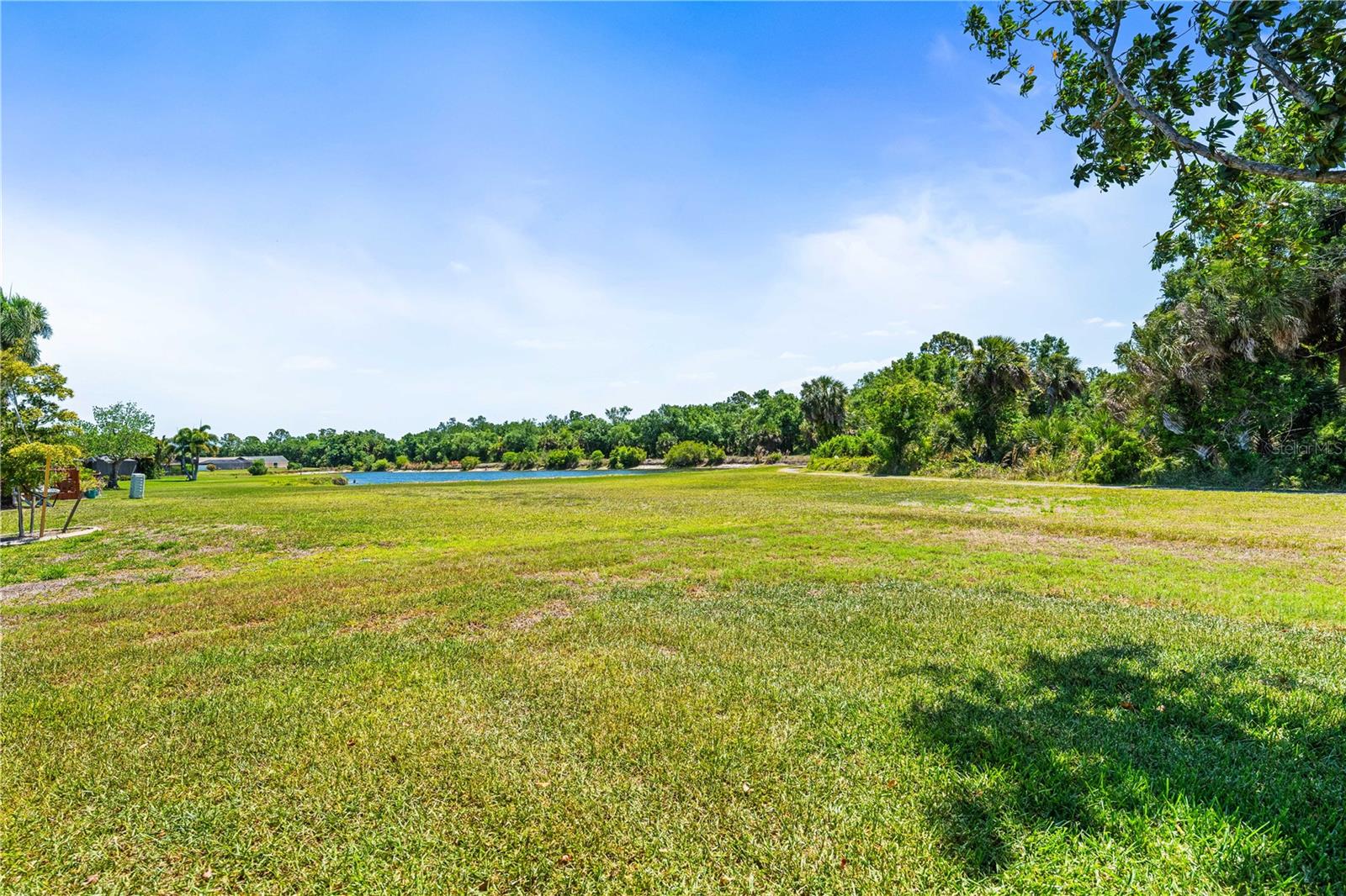 MEADOW RUN AT JACARANDA - Residential