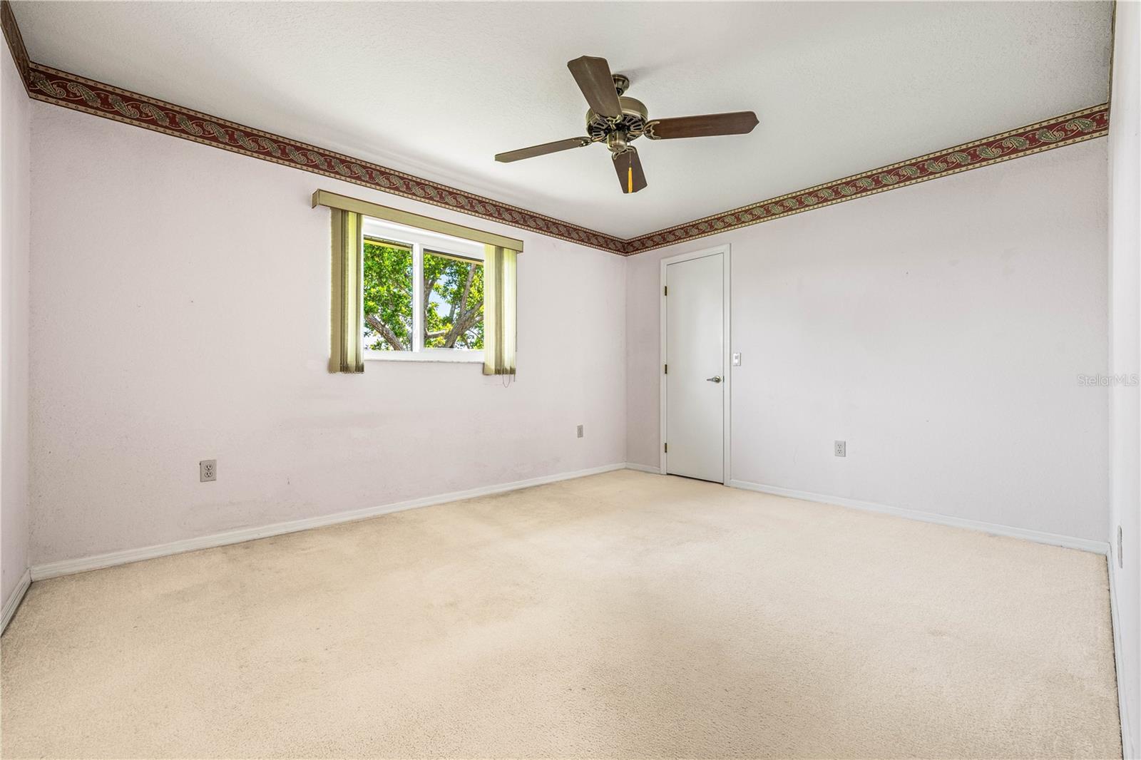 MEADOW RUN AT JACARANDA - Residential