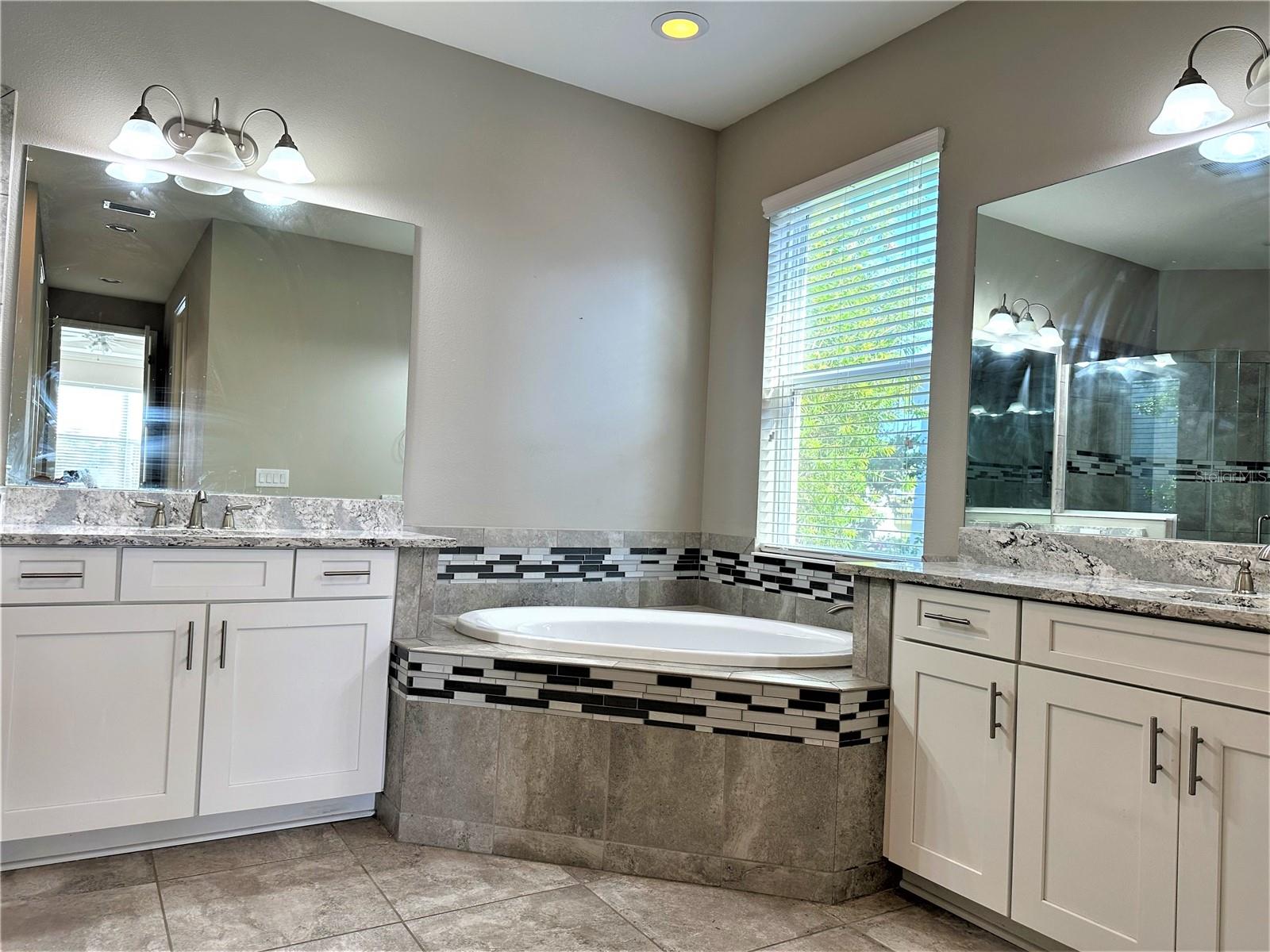 ARBOR LAKES ON PALMER RANCH - Residential Lease