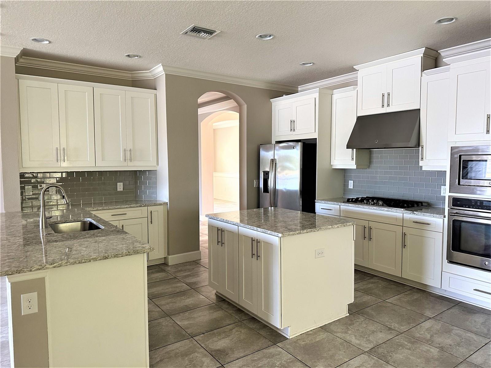 ARBOR LAKES ON PALMER RANCH - Residential Lease