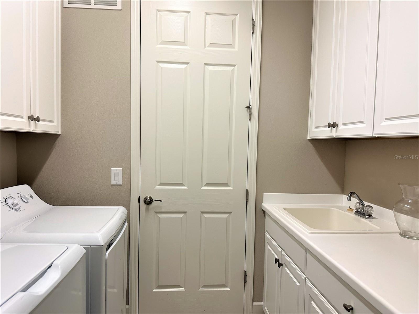 ARBOR LAKES ON PALMER RANCH - Residential Lease