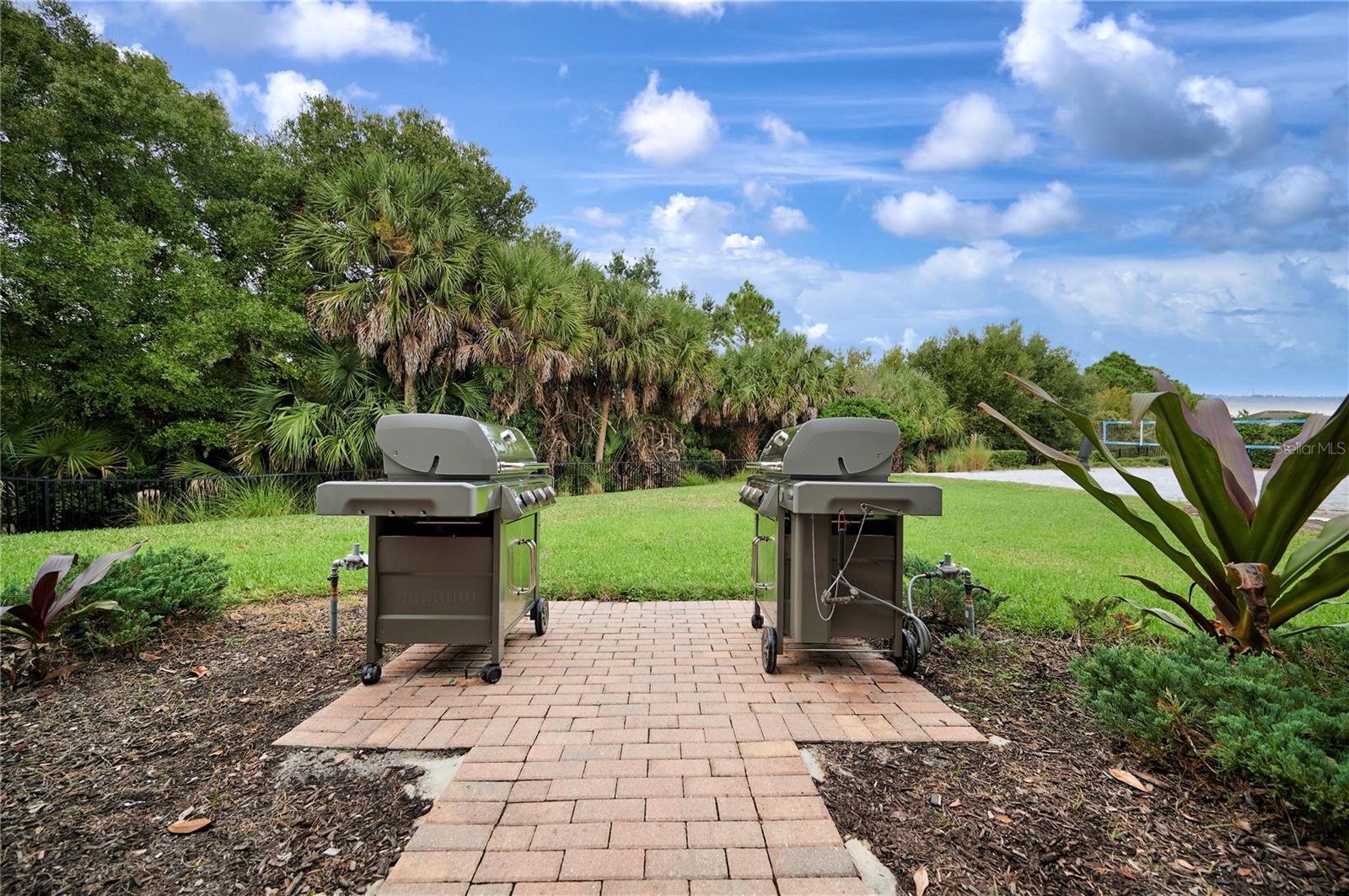 ARBOR LAKES ON PALMER RANCH - Residential Lease