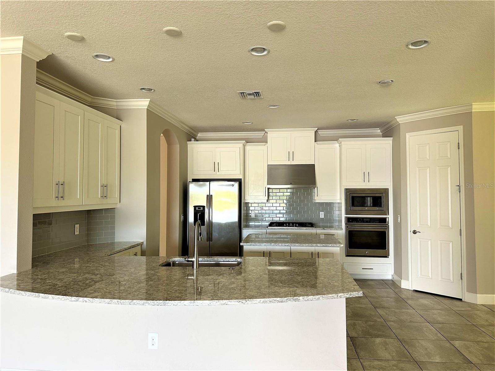 ARBOR LAKES ON PALMER RANCH - Residential Lease