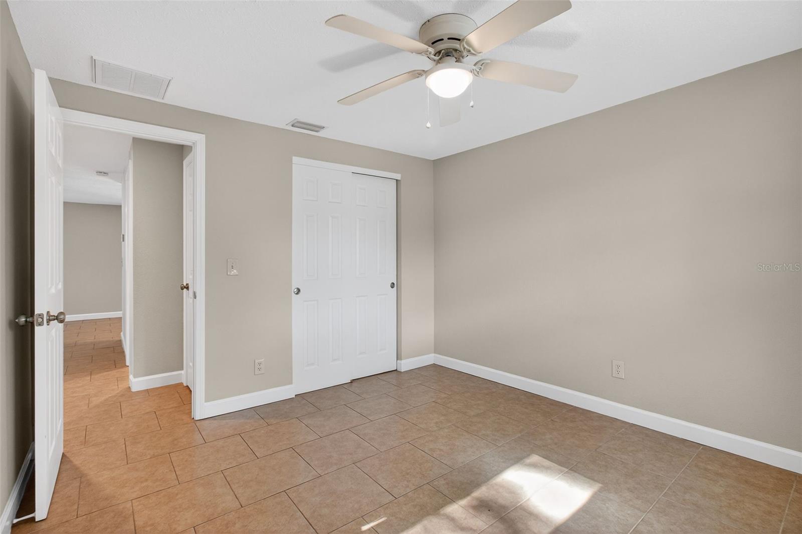 LAKE PALMS SEC 3 - Residential Lease