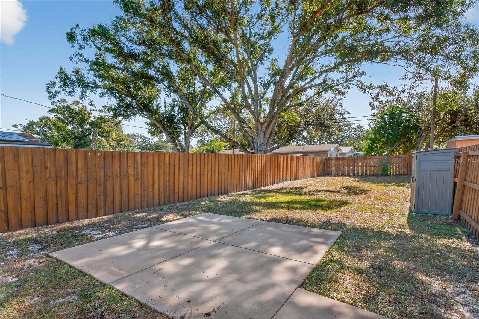 LAKE PALMS SEC 3 - Residential Lease