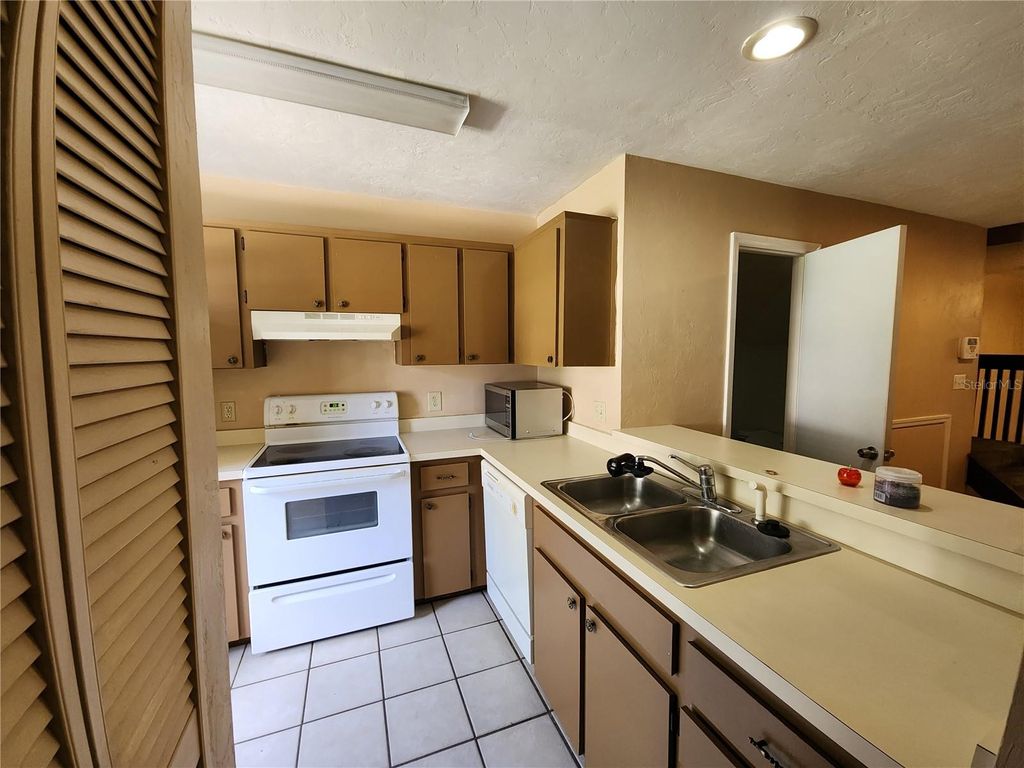 Photo of 6288 SW 8 Place, Gainesville, FL 32607 (MLS # GC538253)