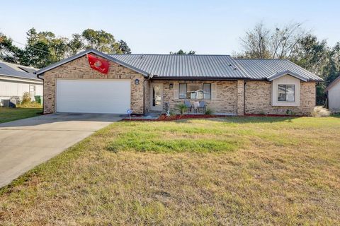 A home in DELTONA